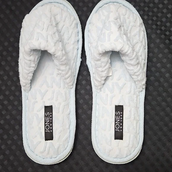 Jones Of New York, Baby Blue, Slipper, Houseshoes, Size Med.(6 1/2- 7 1/2) - Picture 2 of 6